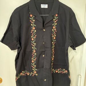 Old Navy Black Floral Embroidered Casual Button Down Shirt